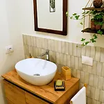 Gæstehus Jungle With Private Bathroom, Metro Line Milano